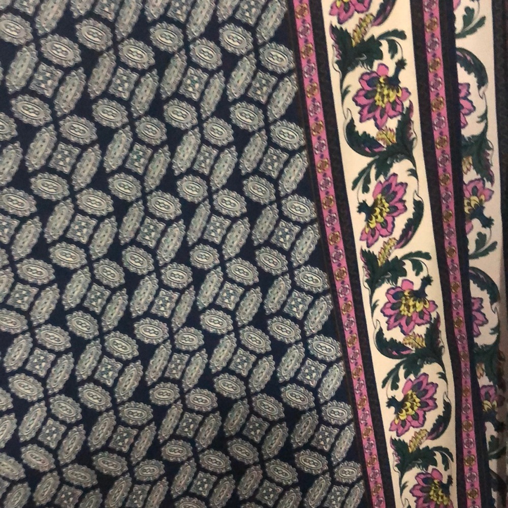 Shawl. - Picture 2 of 3